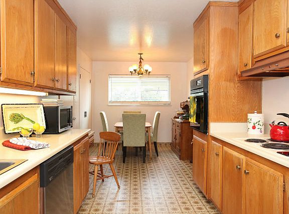 4th image of 3335 Yuba Ave