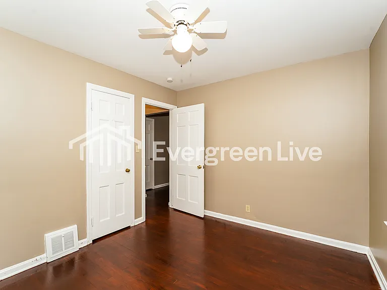 123 E Rosewood Ave — Photo 9