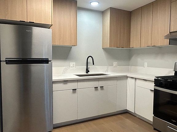 2nd image of 9746 Park St #2