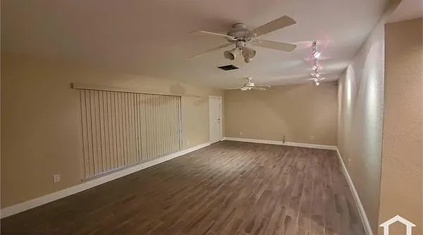 4401 NW 4th Ct — Photo 5
