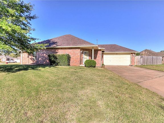 4th image of 101 Woodgate Dr