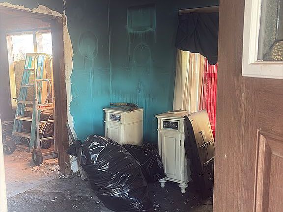 3rd image of 3731 Havana St