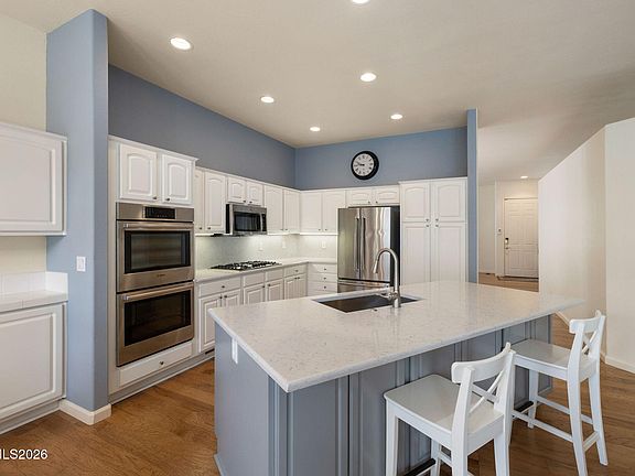 2nd image of 1115 Brookhollow Ln