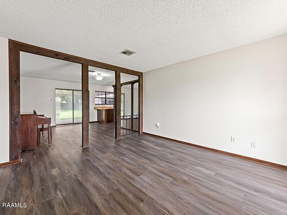 4th image of 119 Toulouse Dr