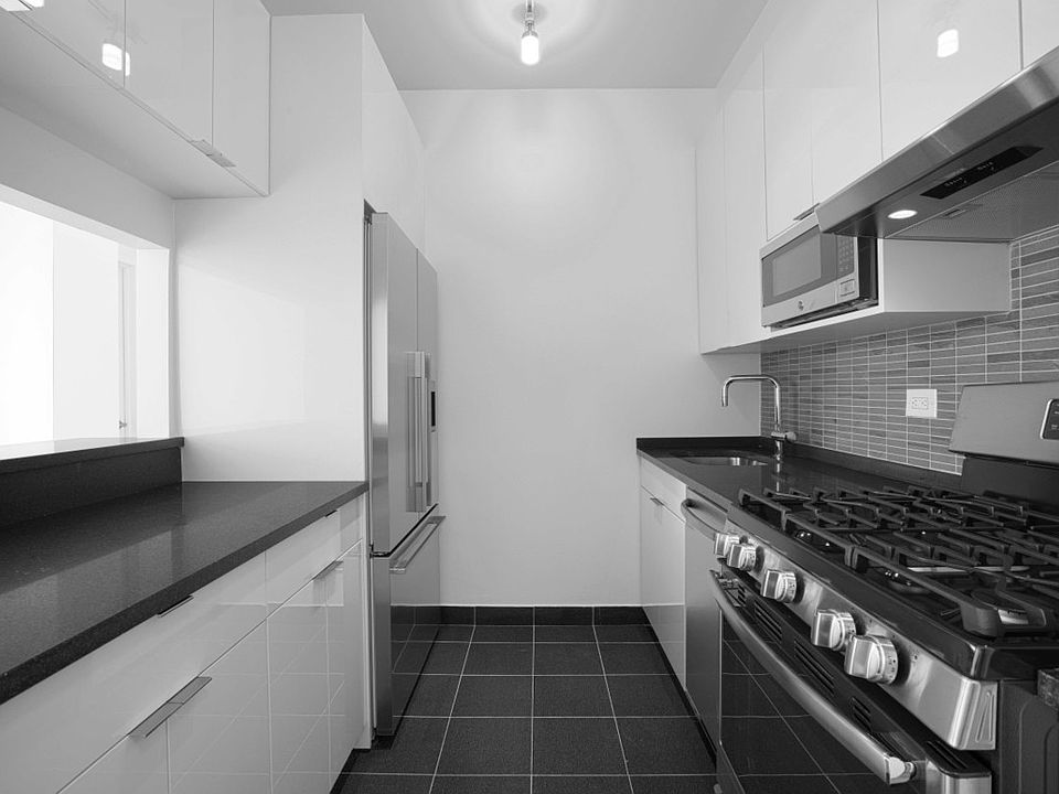 1st image of 75 W End Ave APT P18g