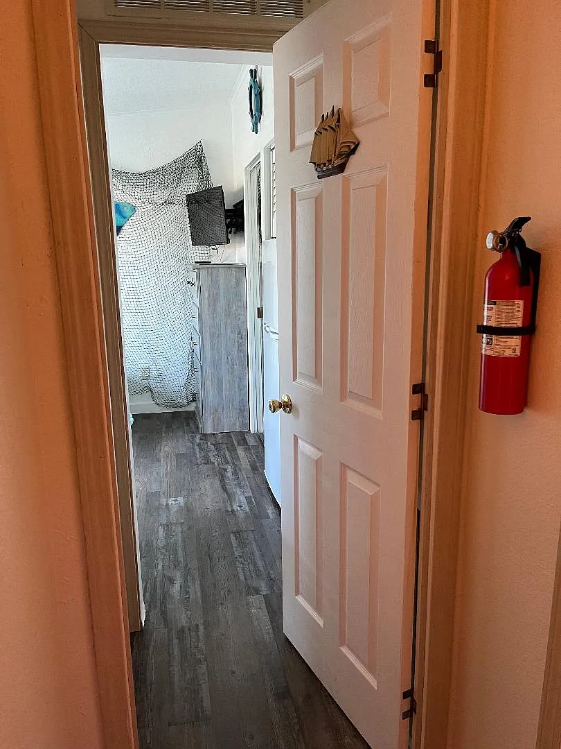 Studio, 400 sqft, $850 — Photo 2