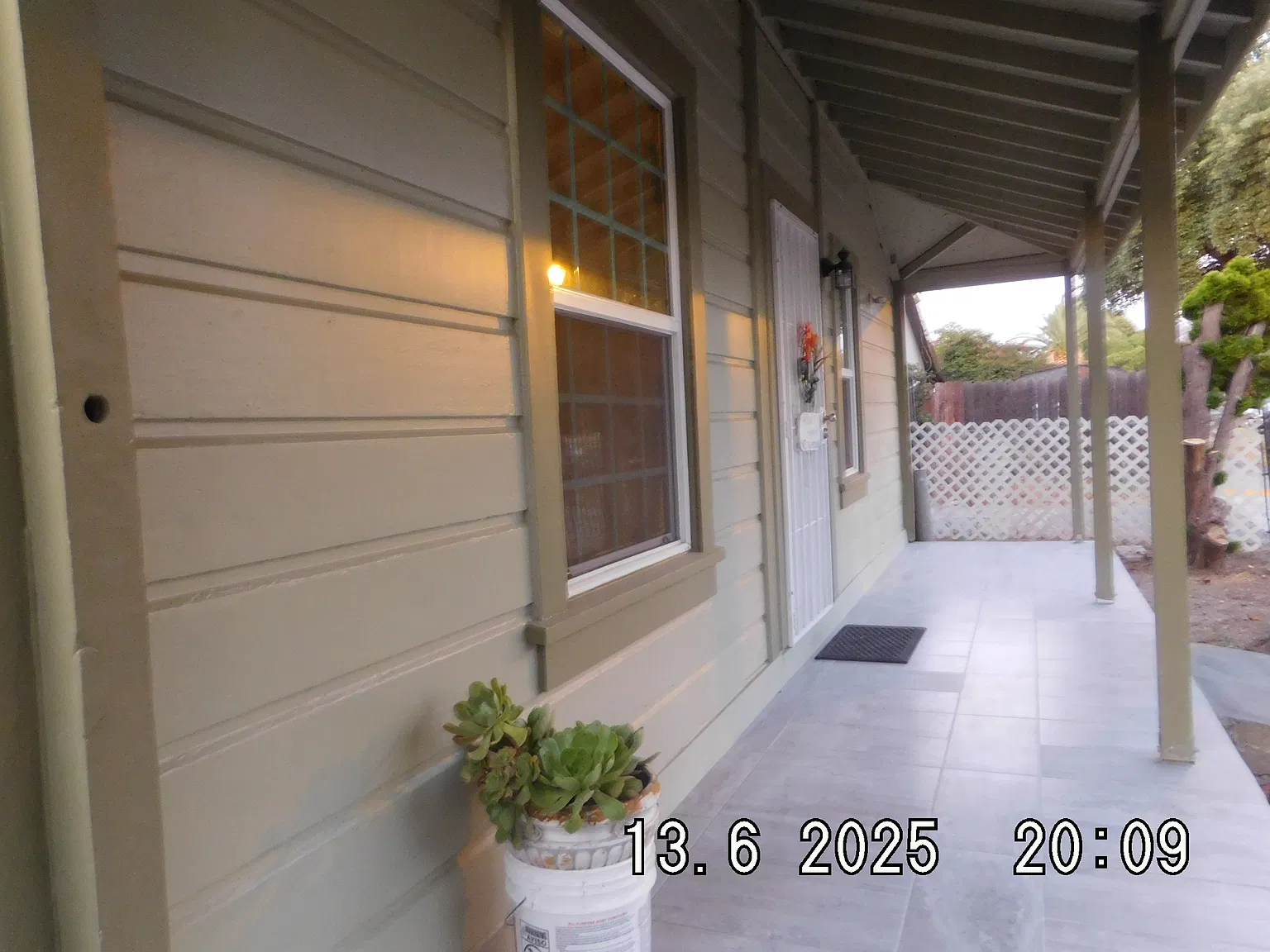 3 bed, 2.5 bath, 1323 sqft, $3,700 — Photo 4