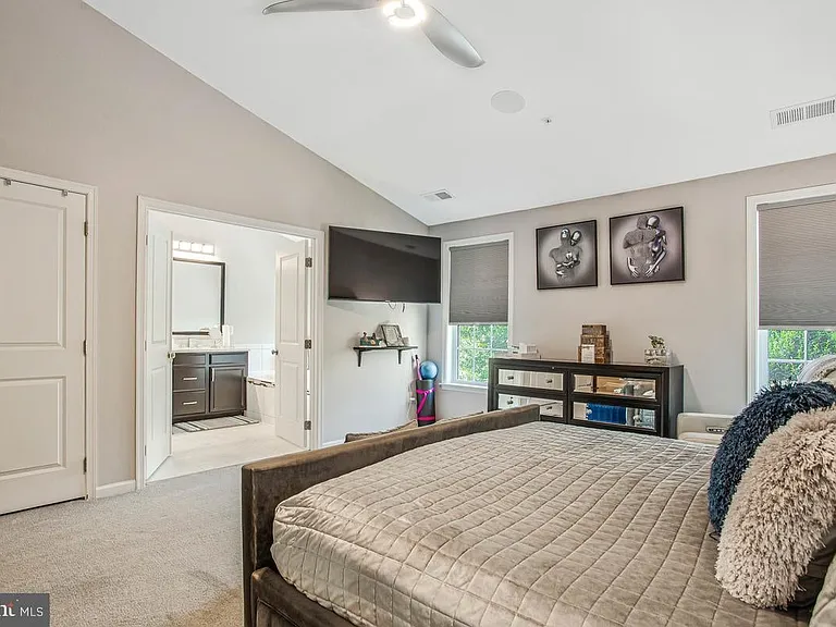 10805 Lariat Way — Photo 21