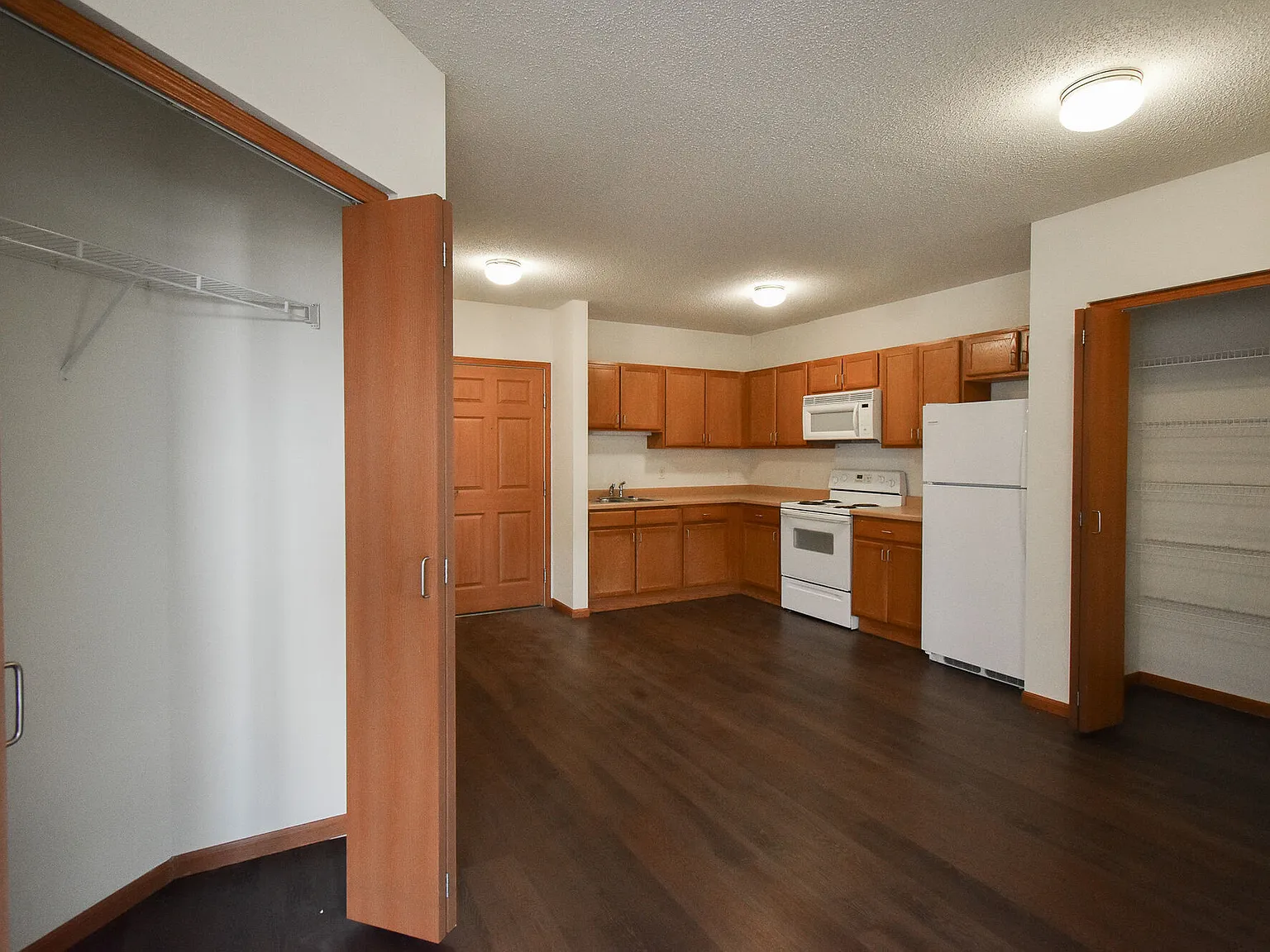 Lyon's Court Senior Apartments — Photo 2