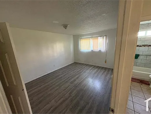 939 W 82nd St #7 — Photo 7