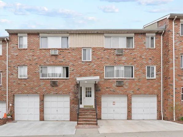 7012 Cottage Ave APT 203, North Bergen, NJ 07047