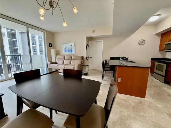 4100 Salzedo St APT 717, Coral Gables, FL 33146