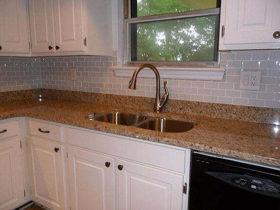 5th image of 904 Huntington Cir