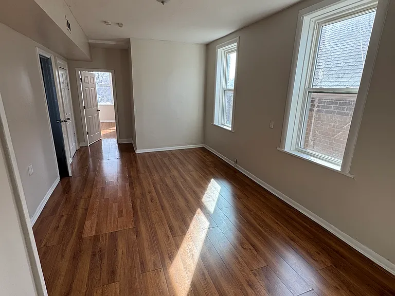 8444 S Buffalo Ave #2 — Photo 4