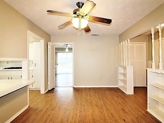 5th image of 2309 Druid Dr