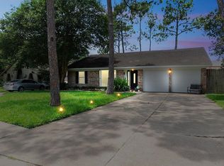 12962 Westleigh Dr, Houston, TX 77077