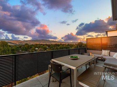 1296 E Echelon Ridge Ln, Boise, ID, 83716