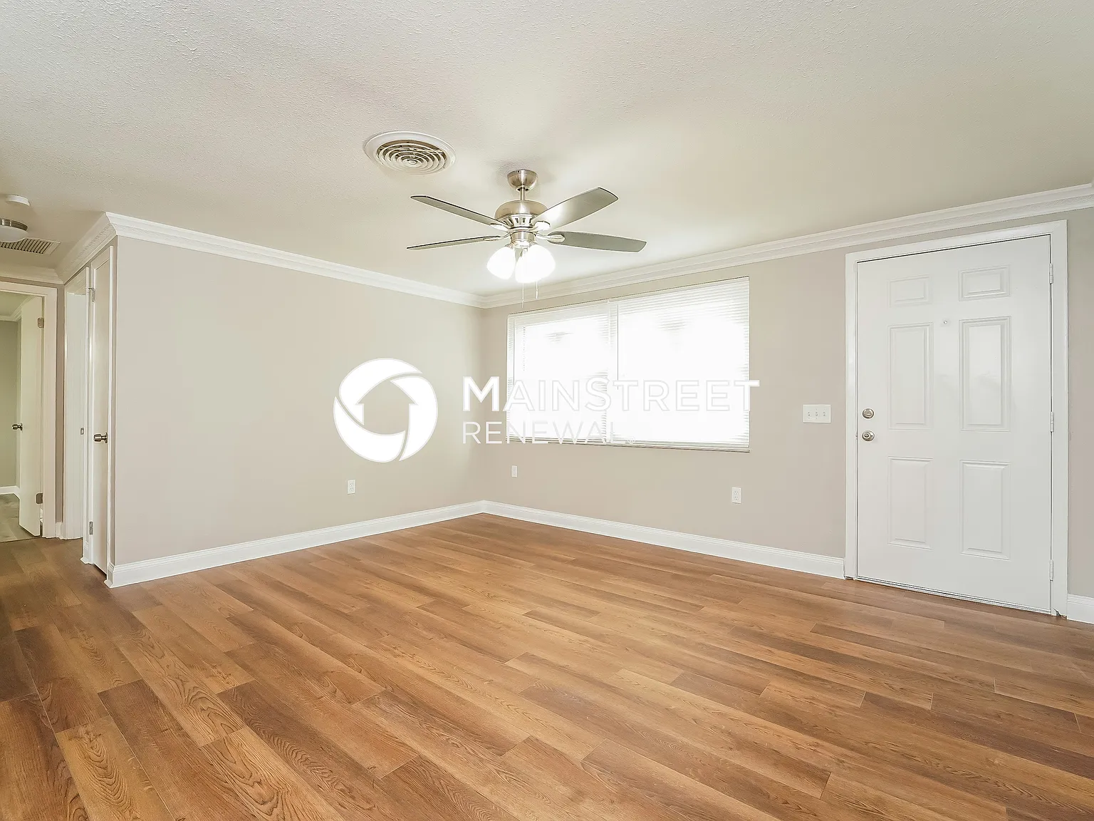 191 E Seminole Dr — Photo 3