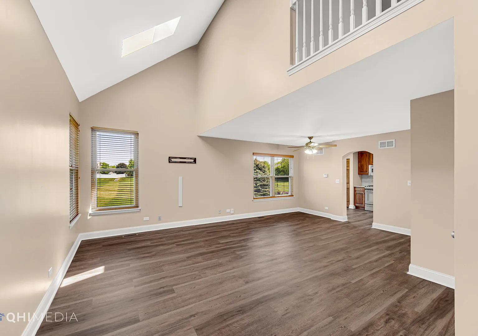 3 bed, 2.5 bath, 1350 sqft, $2,600 — Photo 4
