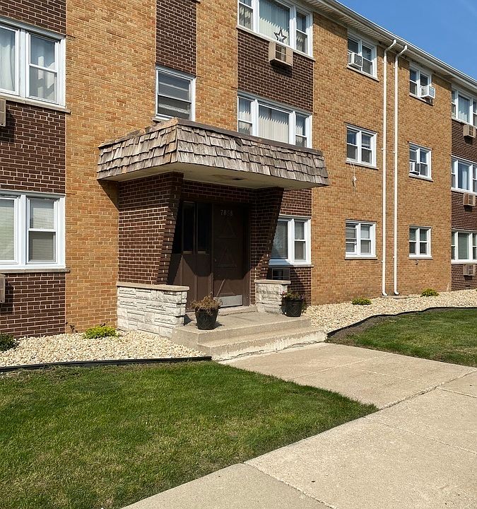 1st image of 7858 S Natoma Ave #2C