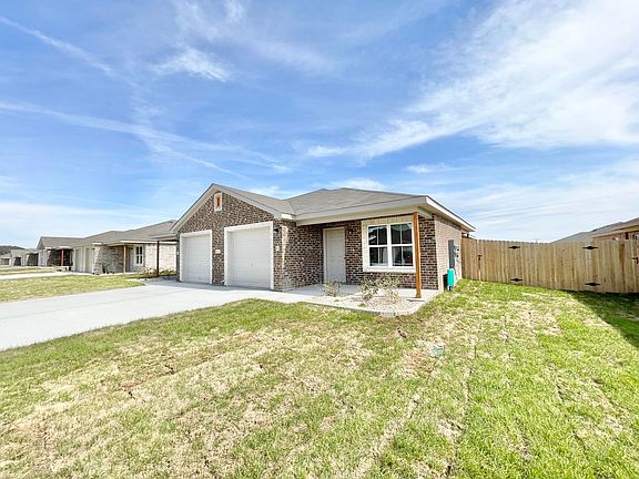 2nd image of 1817 Castroville Trl