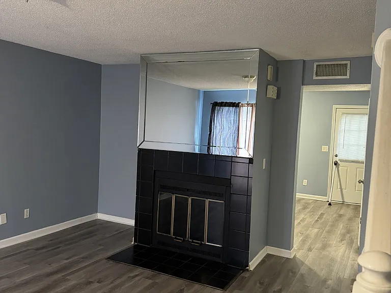110 Elizabeths Ct #110 — Photo 3