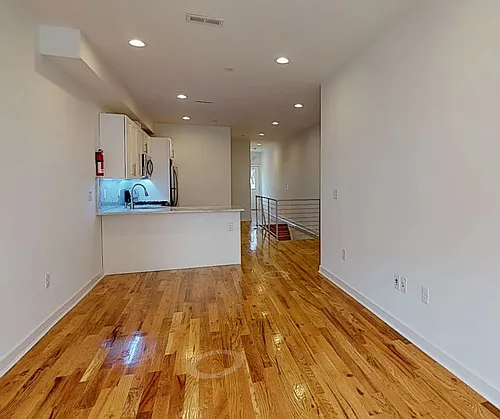 1642 N Marshall Street Photo 1