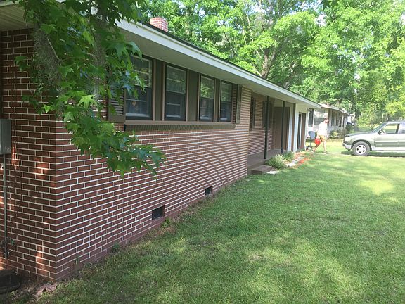 2nd image of 918 Brookhaven Dr