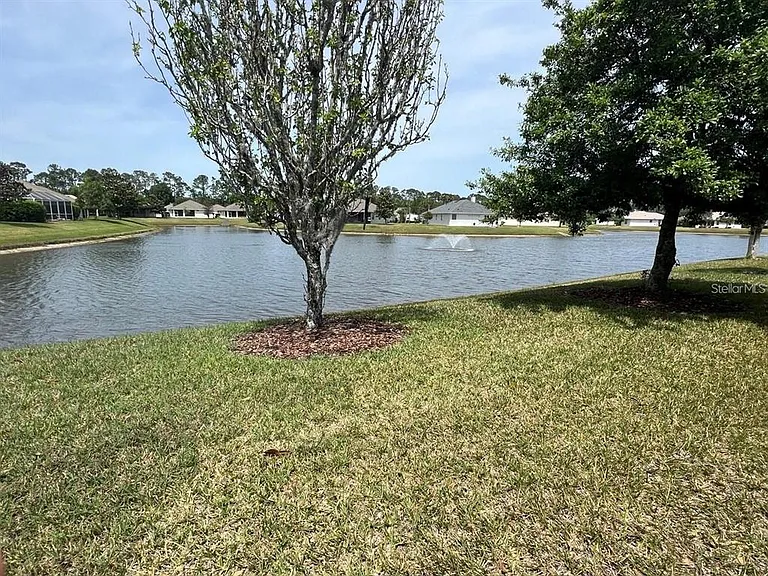 121 Raintree Cir — Photo 8
