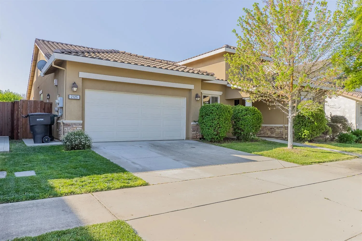 2125 Saddlebrook Way photo 1