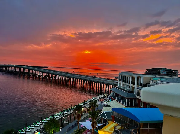 10 Harbor Blvd, Destin, FL