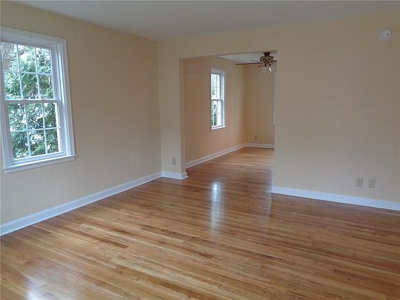 2nd image of 1511 N Plum St #1511