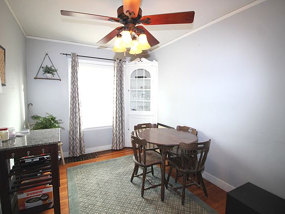 3rd image of 10953 S Artesian Ave