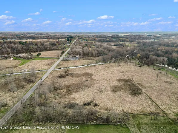 1886 Glass Dr, Charlotte, MI 48813