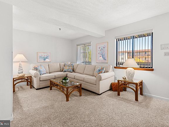 3rd image of 14401 Tunnel Ave #263
