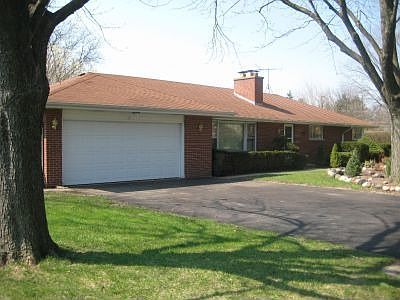 1st image of 9 Oakwood Dr