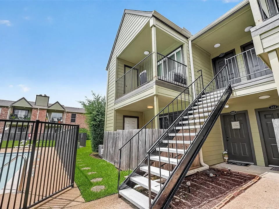 18800 Egret Bay Blvd #503