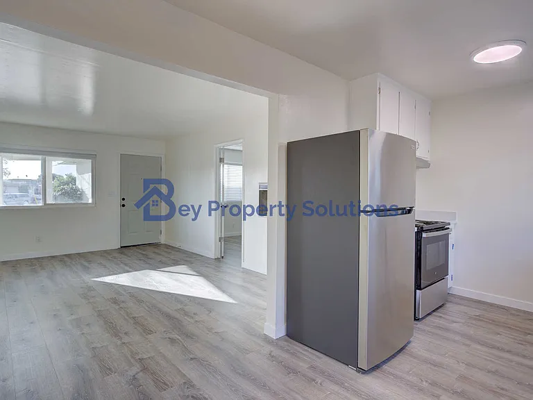 142 S Rena St #H — Photo 10
