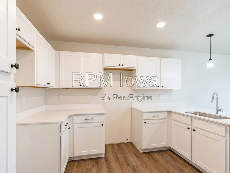 2830 20th St SW — Photo 4