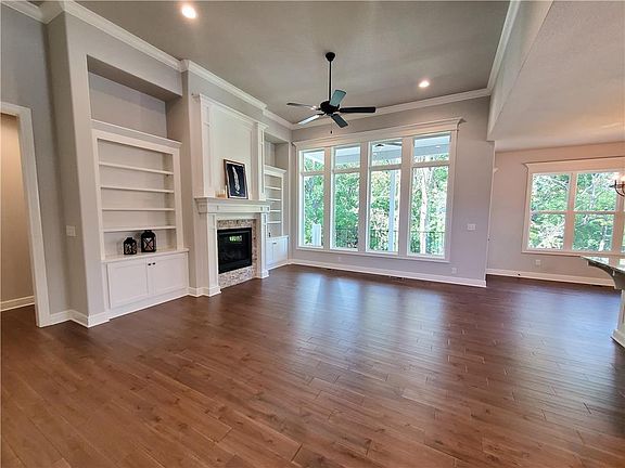 4th image of 1408 NE Kenwood Cir