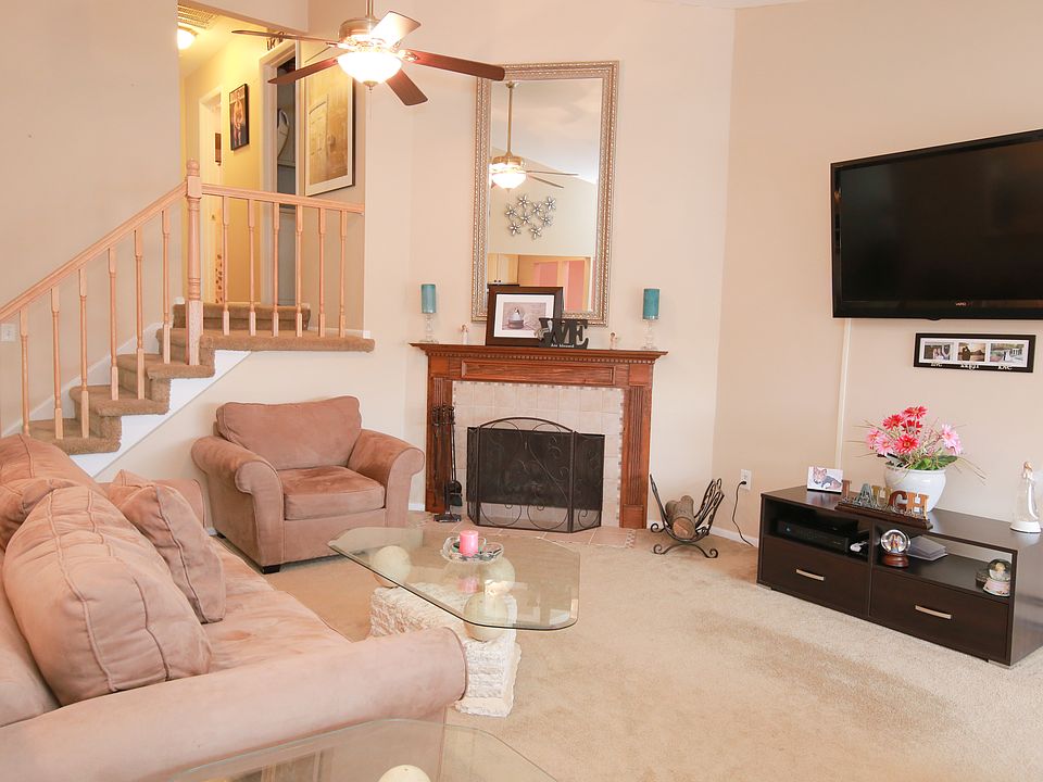 Spacious living room