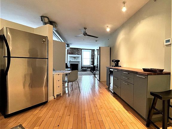 3rd image of 1213 Vine St Unit I