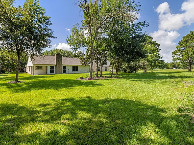 210 Pecan Valley Ct — Photo 26