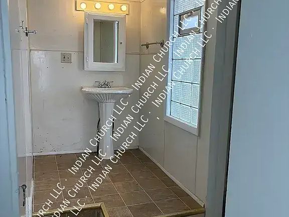5th image of 4260 S Park Ave #2