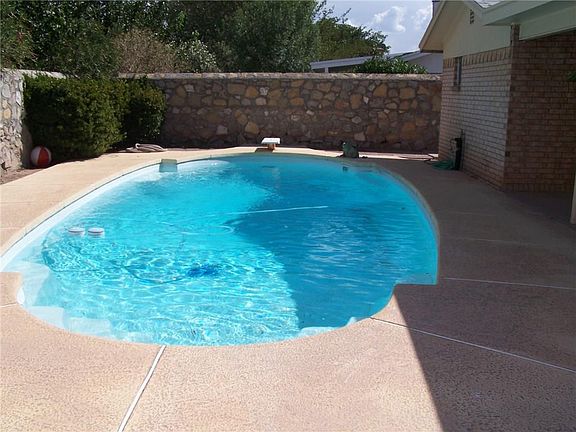 3rd image of 10621 Prince George Ln