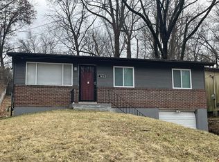 7470 Blanding Dr, Saint Louis, MO