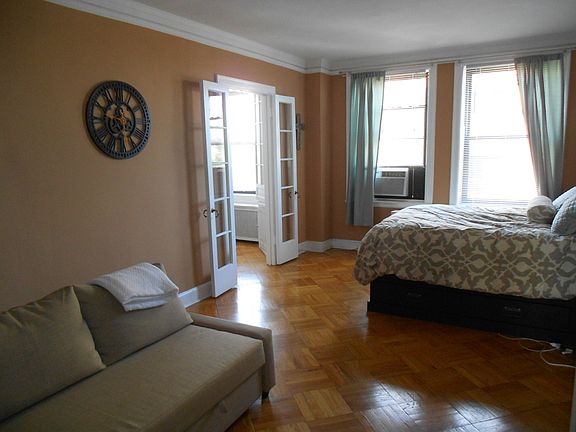 3rd image of 2052 N Lincoln Park W APT 511