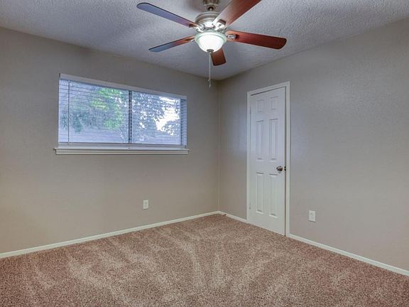 4th image of 13622 Stonehenge Dr