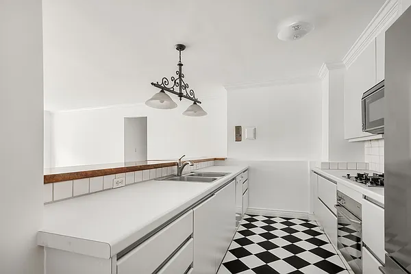 Rented by Brown Harris Stevens | media 11