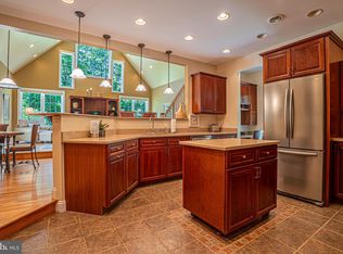 402 Crestview Dr, Frostburg, MD 21532